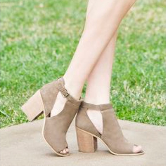 ferris block heel sandal